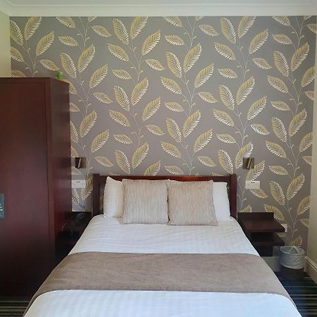 Manor Parc Hotel Кардифф Экстерьер фото