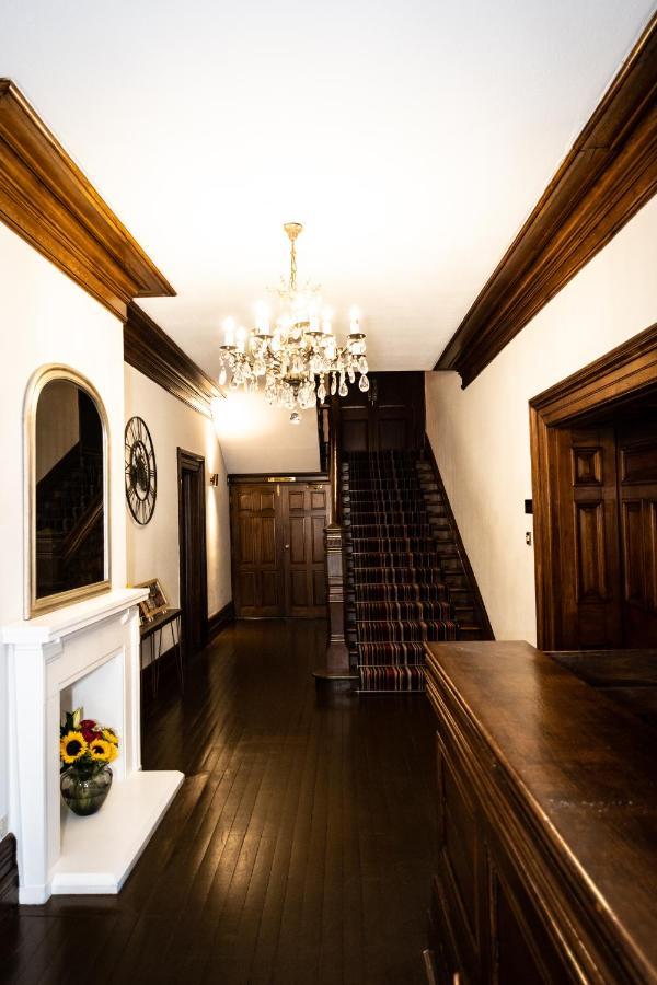 Manor Parc Hotel Кардифф Экстерьер фото
