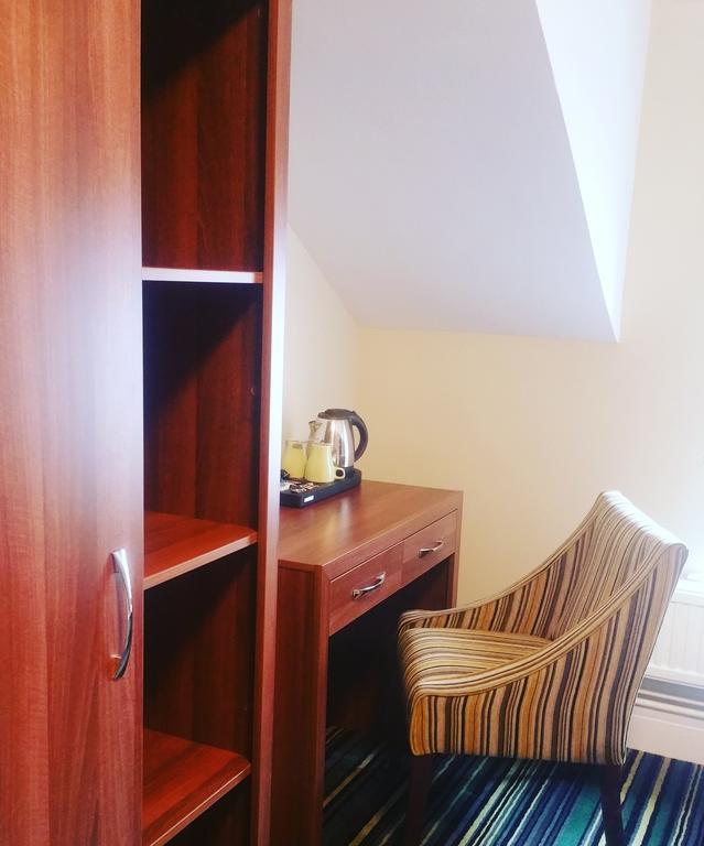 Manor Parc Hotel Кардифф Номер фото