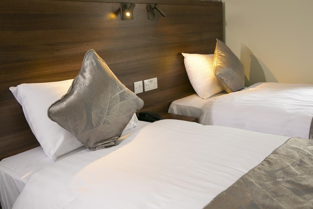 Manor Parc Hotel Кардифф Экстерьер фото