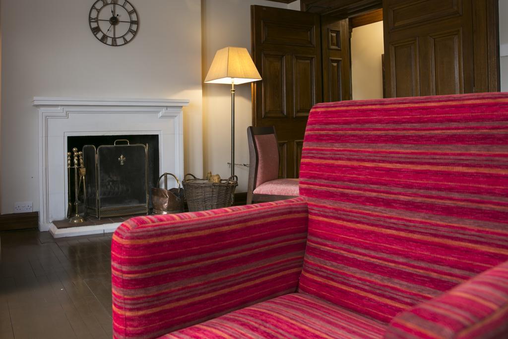 Manor Parc Hotel Кардифф Экстерьер фото