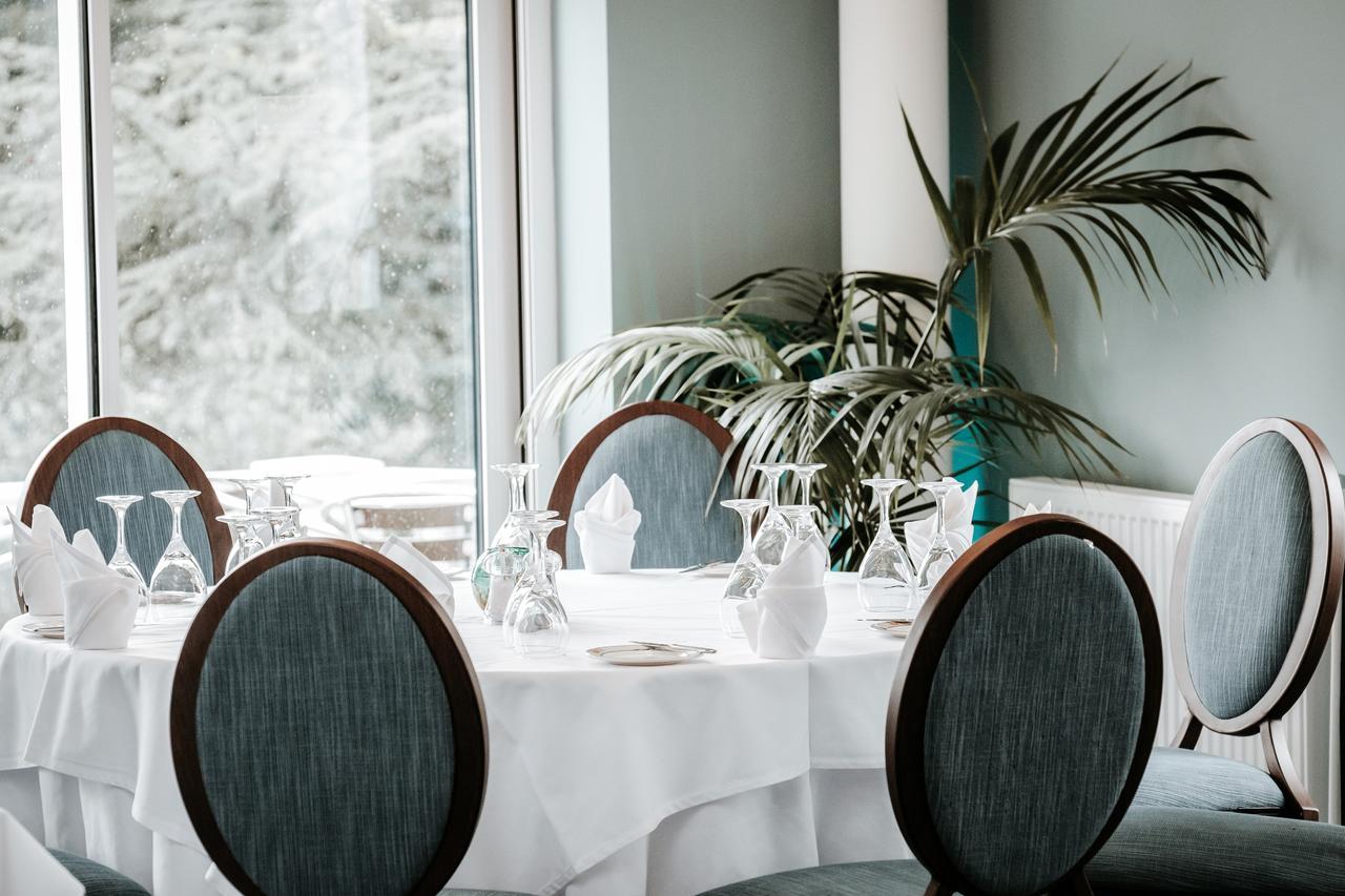 Manor Parc Hotel Кардифф Экстерьер фото